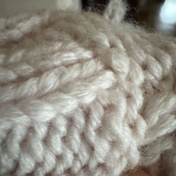 100% wool Pointelle sweater vest - Picture 6 of 6